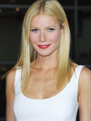 Gwyneth Paltrow nude .